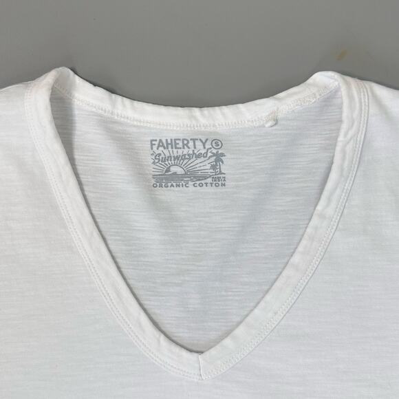 New Faherty Sunwashed V Neck Tee in White Organic Cotton - Picture 6 of 8